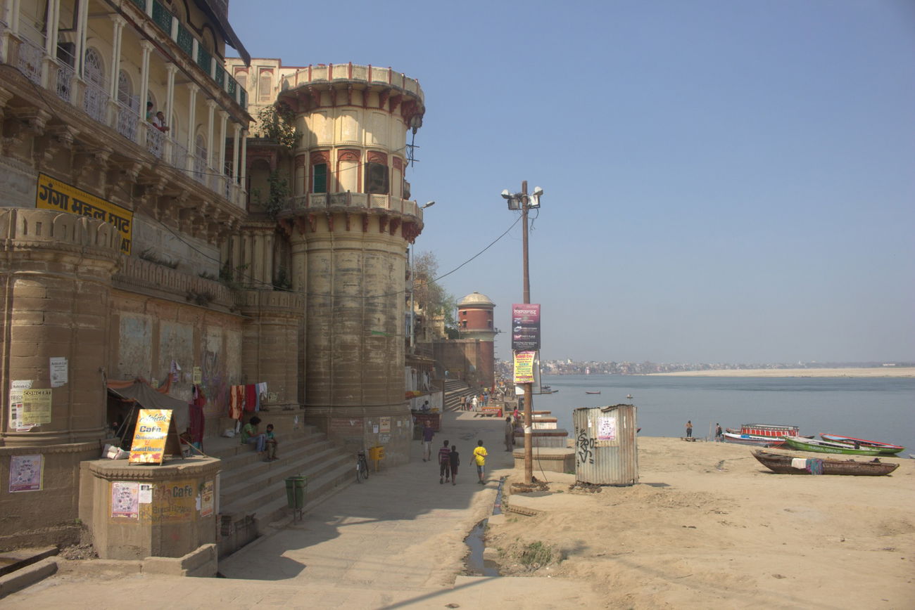 Graffiti Wall in Varanasi - Photo by GoldenBrownS - Nepal, GBS, STreet