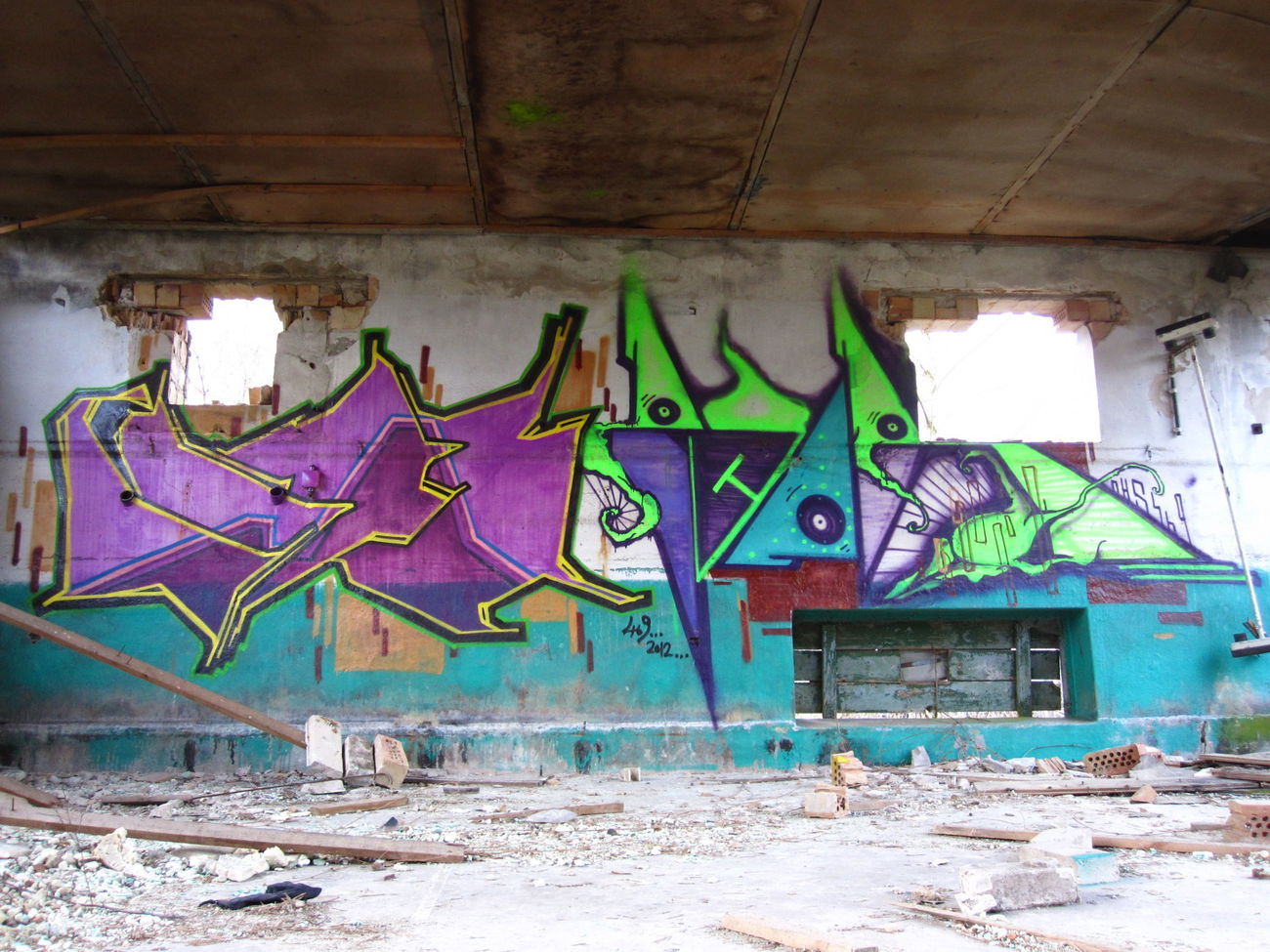 Graffiti Wall - Photo by Goodfellaz - Phek, Pcor