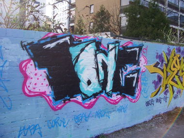Graffiti Wall - Photo by Gosh - FTB