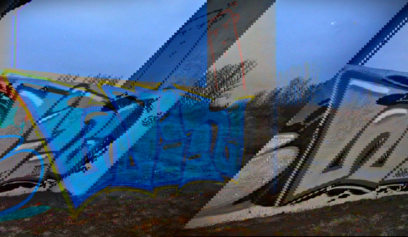 Graffiti Wall - Photo by Graf - WIN (2013)