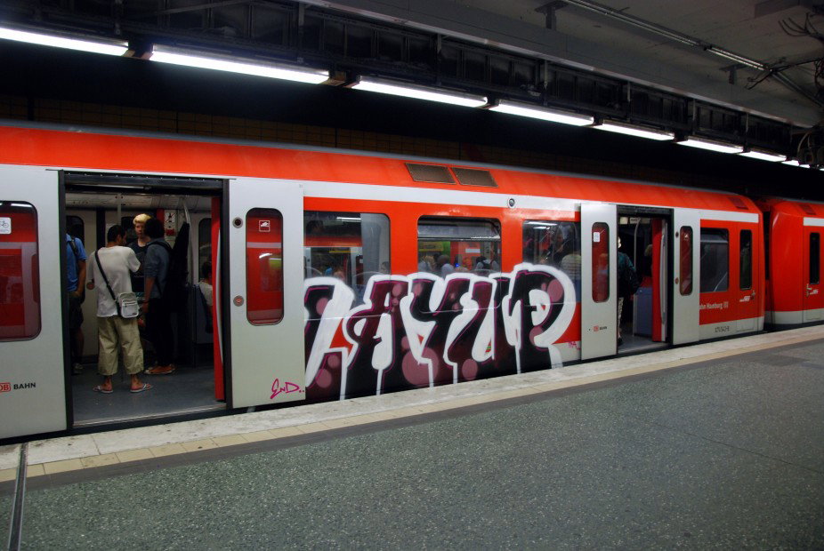 Graffiti Train in Hamburg - Photo by GraffFreak - Layup