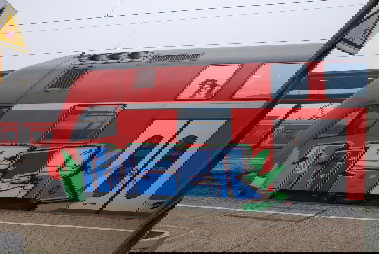 Graffiti Train - Photo by GraffFreak - raser (2013)