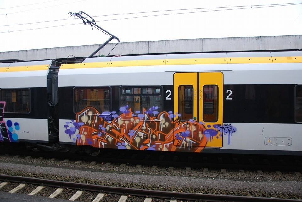 Graffiti Train - Photo by GraffFreak (2013)