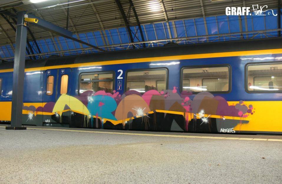 Graffiti Train - Photo by GraffFunk - DROW