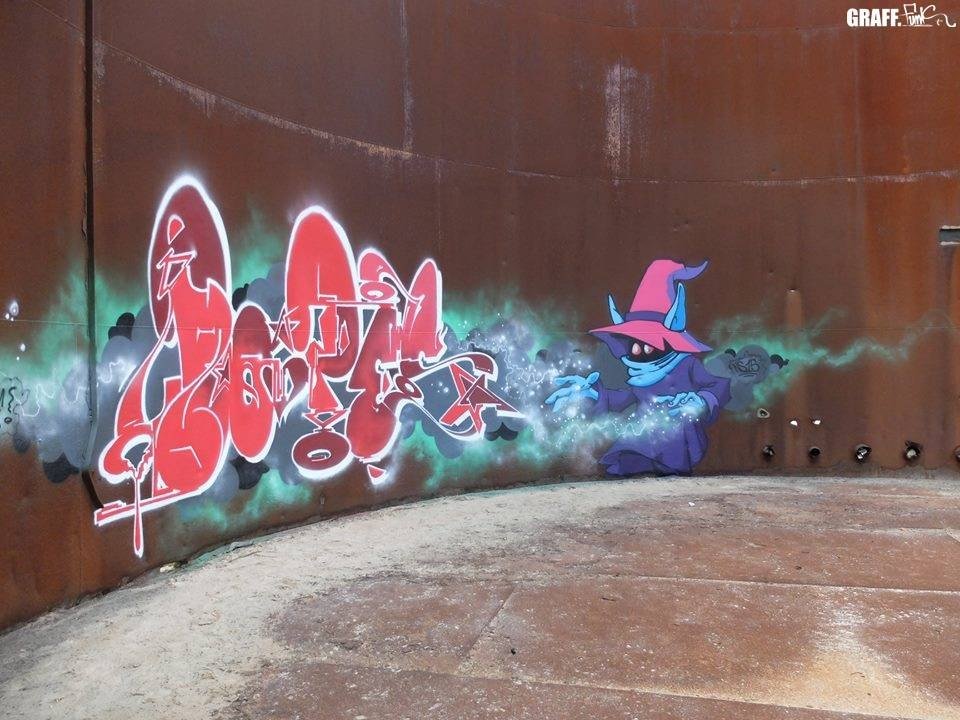 Graffiti Wall - Photo by GraffFunk - dopes