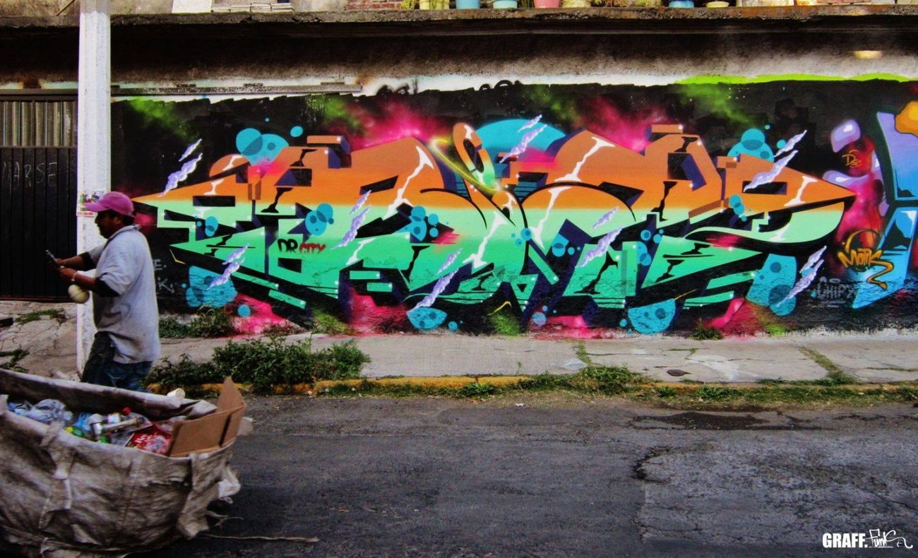 Graffiti Wall - Photo by GraffFunk - biz, motick