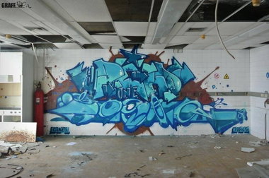 Graffiti Wall - Photo by GraffFunk - Pea1/, Cake, Crew