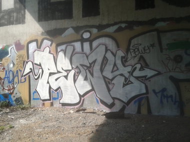 Graffiti Wall - Photo by GraffSoest - Pewy