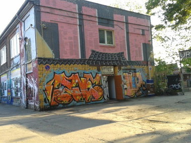 Graffiti Wall - Photo by GraffSoest - 1up