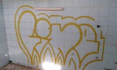 Graffiti Wall - Photo by GraffSoest - line