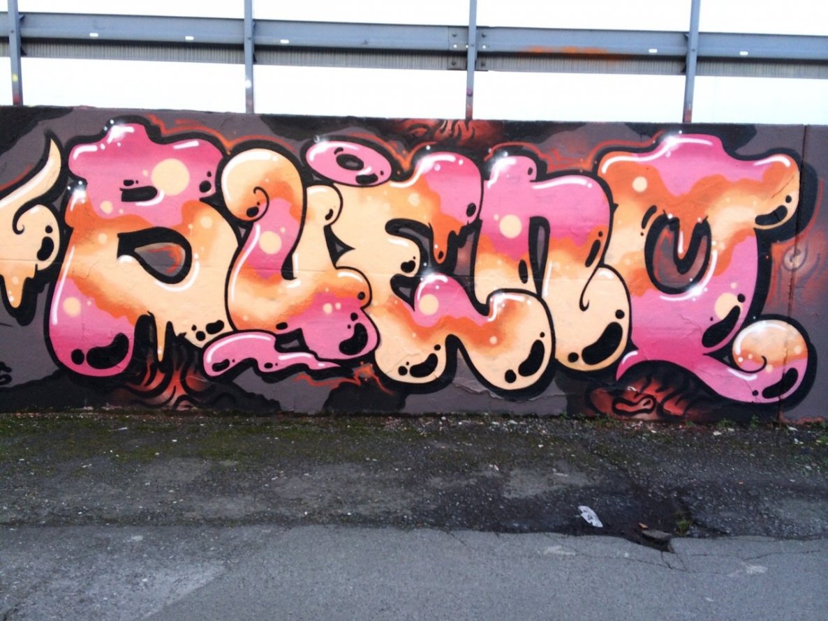 Graffiti Wall - Photo by GraffSoest - Bueno