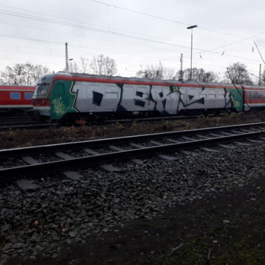 Graffiti Train - Photo by GraffSoest - trasher, trash, wholecar