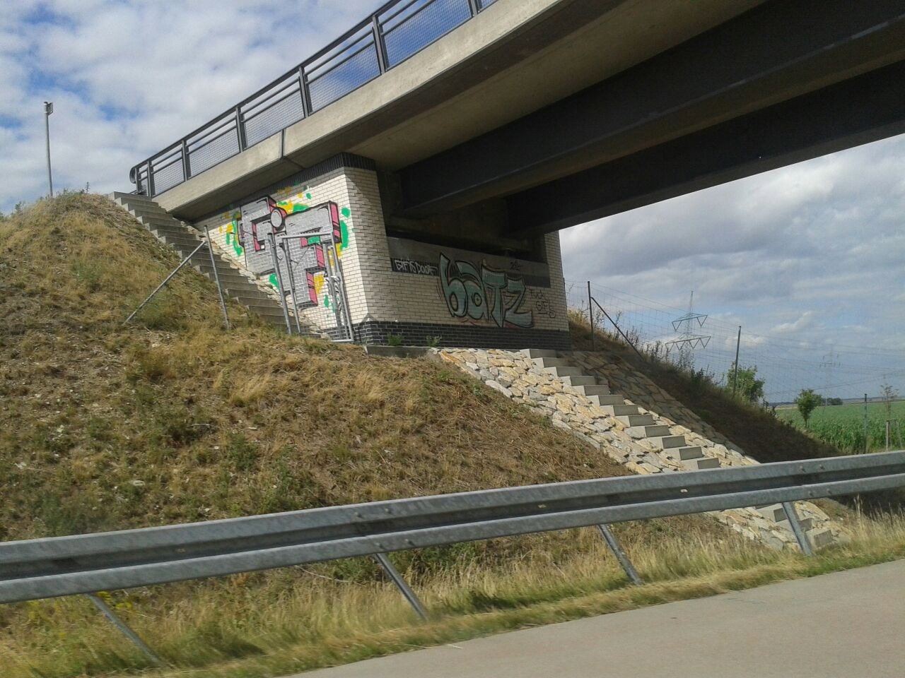 Graffiti Wall - Photo by GraffSoest - GIF, Batz