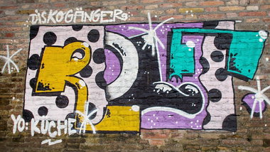 Graffiti Bombing - Photo by GraffitiAugsburg - Rolf, Disko