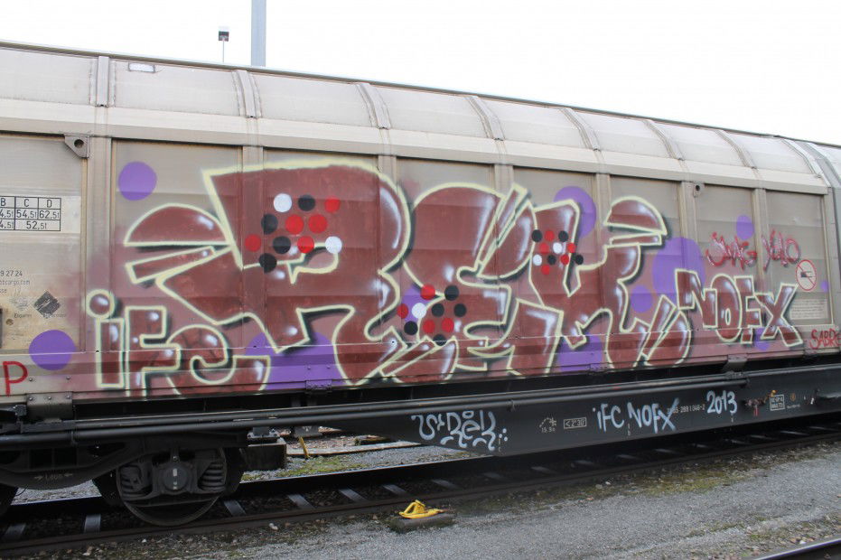 Graffiti Train - Photo by GraffitiBS - rek, basel, graffitibs (2013)