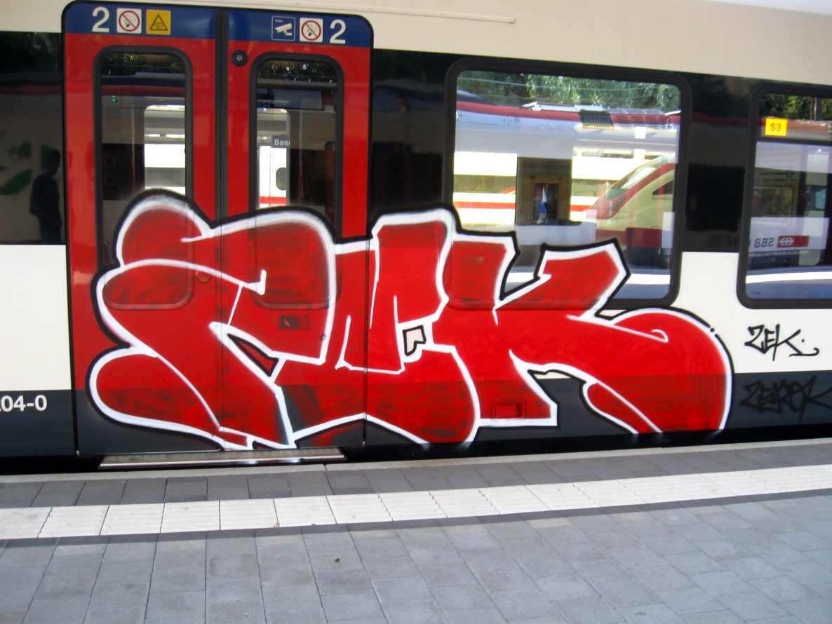 Graffiti Wall - Photo by GraffitiBS - zek, graffitibs