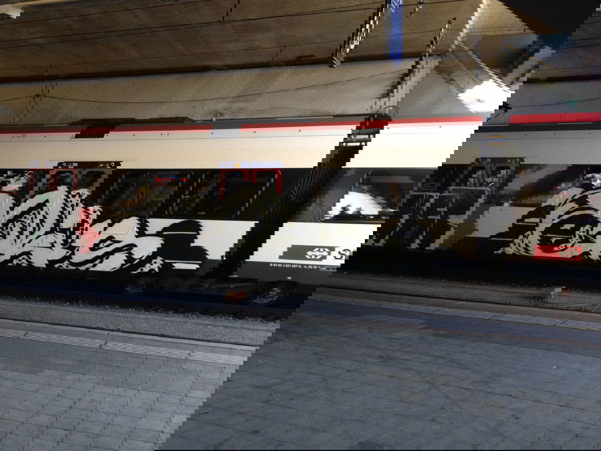 Graffiti Train - Photo by GraffitiBS - Blow, cyrus, basel (2014)