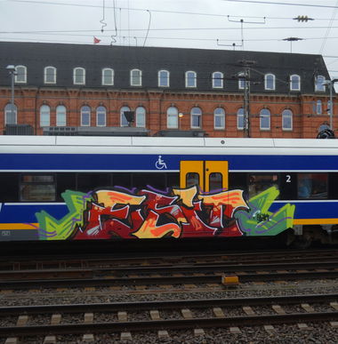 Graffiti Train in Bremen - Photo by GraffitiBremen - esit (2015)