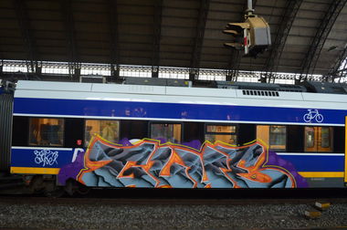 Graffiti Train in Bremen - Photo by GraffitiBremen - glue (2014)