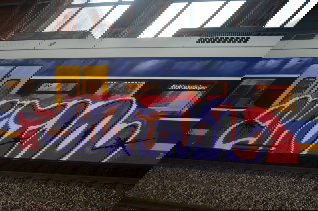 Graffiti Train in Bremen - Photo by GraffitiBremen - shotwo (2014)