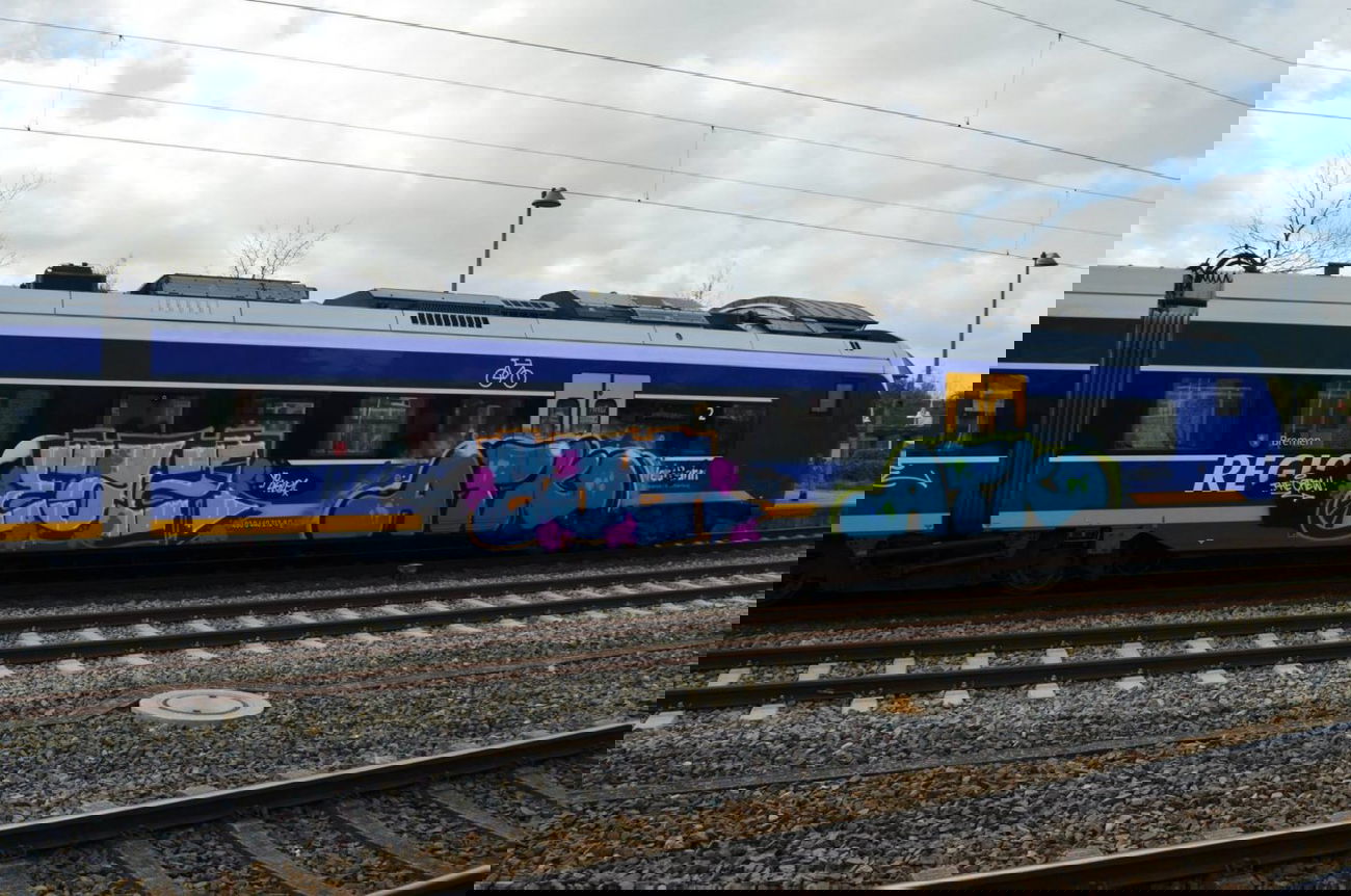 Graffiti Train - Photo by GraffitiBremen - eaz, atk (2014)