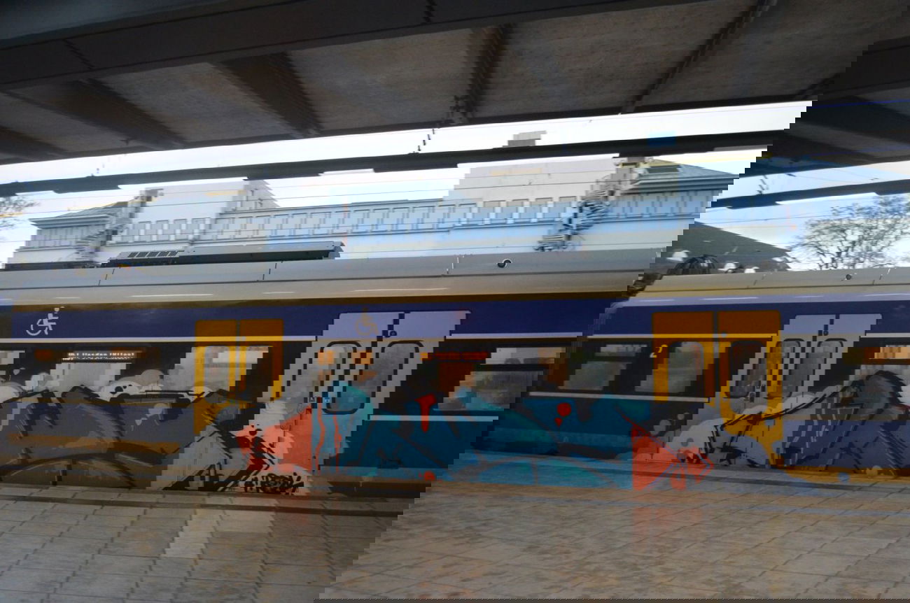 Graffiti Train in Bremen - Photo by GraffitiBremen - howy (2015)