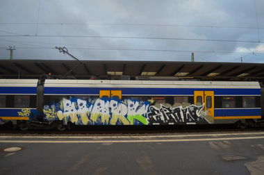 Graffiti Train in Bremen - Photo by GraffitiBremen - hark, elow, train (2015)