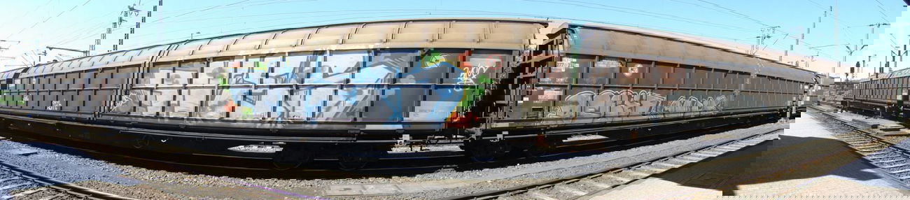 Graffiti Train in Emden - Photo by GraffitiEmden - wes, Debil