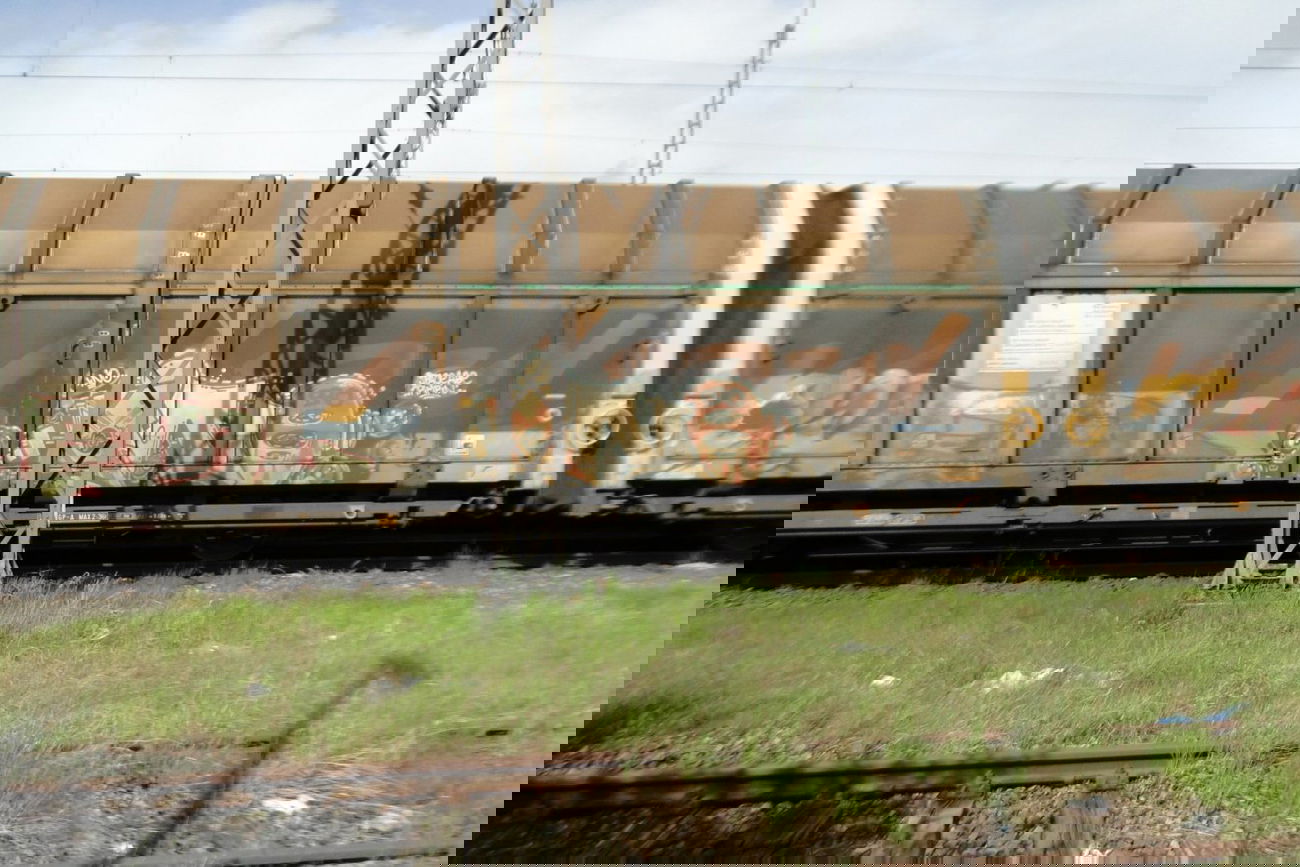 Graffiti Train in Emden - Photo by GraffitiEmden - ino, bro, space