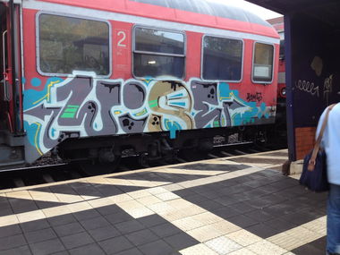 Graffiti Train - Photo by GraffitiFrankfurt - wise