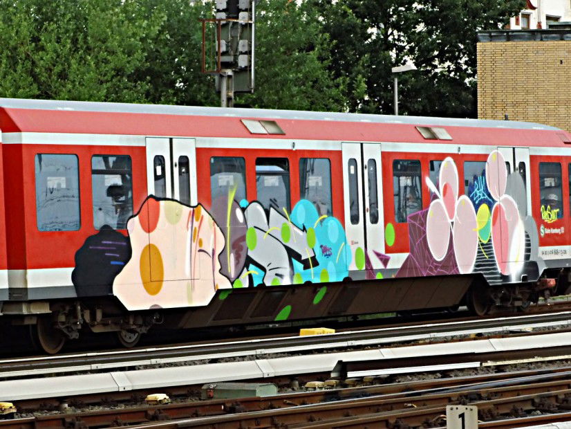Graffiti Train in Hamburg - Photo by GraffitiHamburg - Taps, Moses (2013)