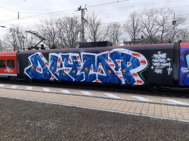 Graffiti Train in Hannover bismarckstrasse - Photo by GraffitiHunter - Olymp, wholecar, hannover (2021)