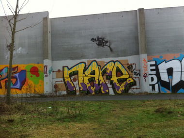 Graffiti Wall - Photo by GraffitiLover007 - nare, edw (2012)