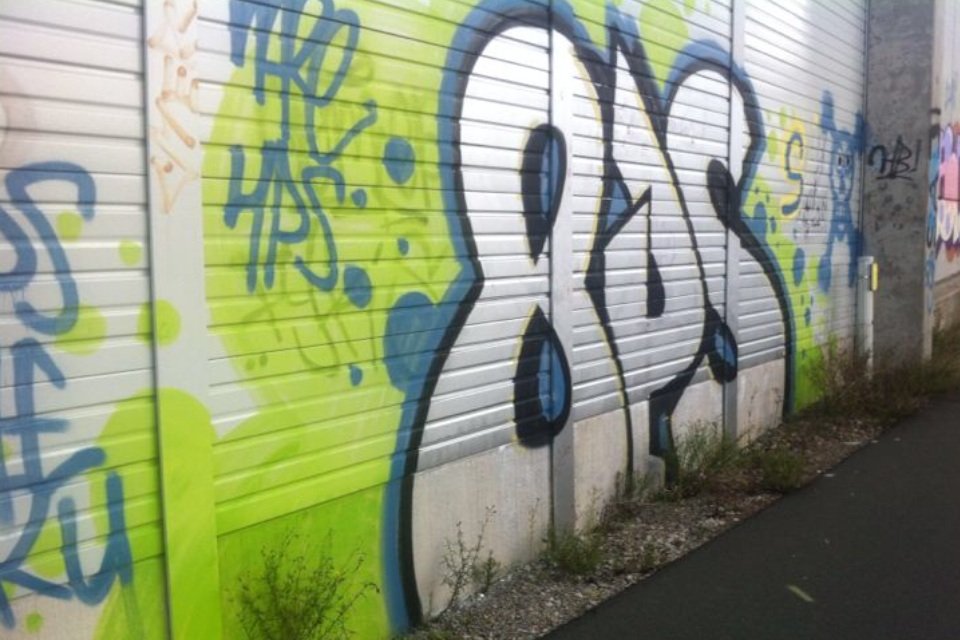 Graffiti Bombing - Photo by GraffitiLover007 - hps, 8ps