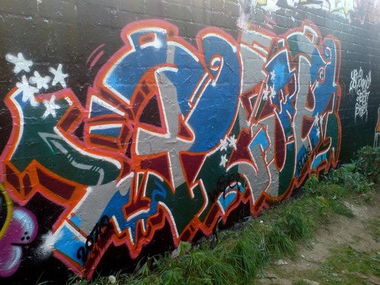Graffiti Wall - Photo by Graffitido - Plue