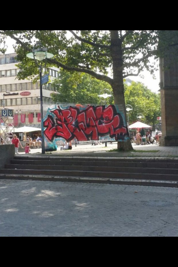 Graffiti Street Art in Dortmund - Photo by Graffitido - Plue (2014)