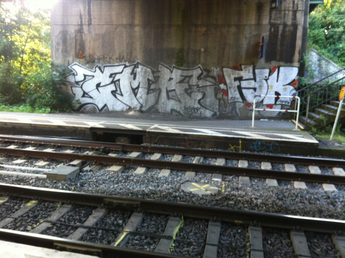 Graffiti Wall - Photo by Graffitido - Cmb