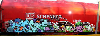 Graffiti Train - Photo by Graffitido - HERZ, BRES