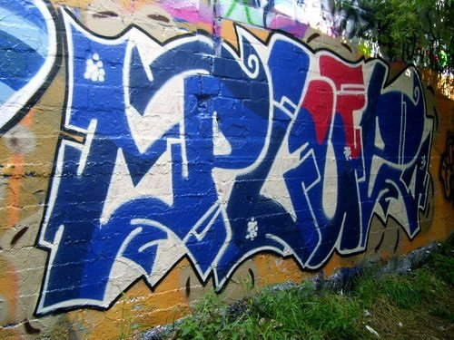 Graffiti Wall - Photo by Graffitido - Plue