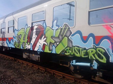 Graffiti Wall - Photo by Graffitido - hoe