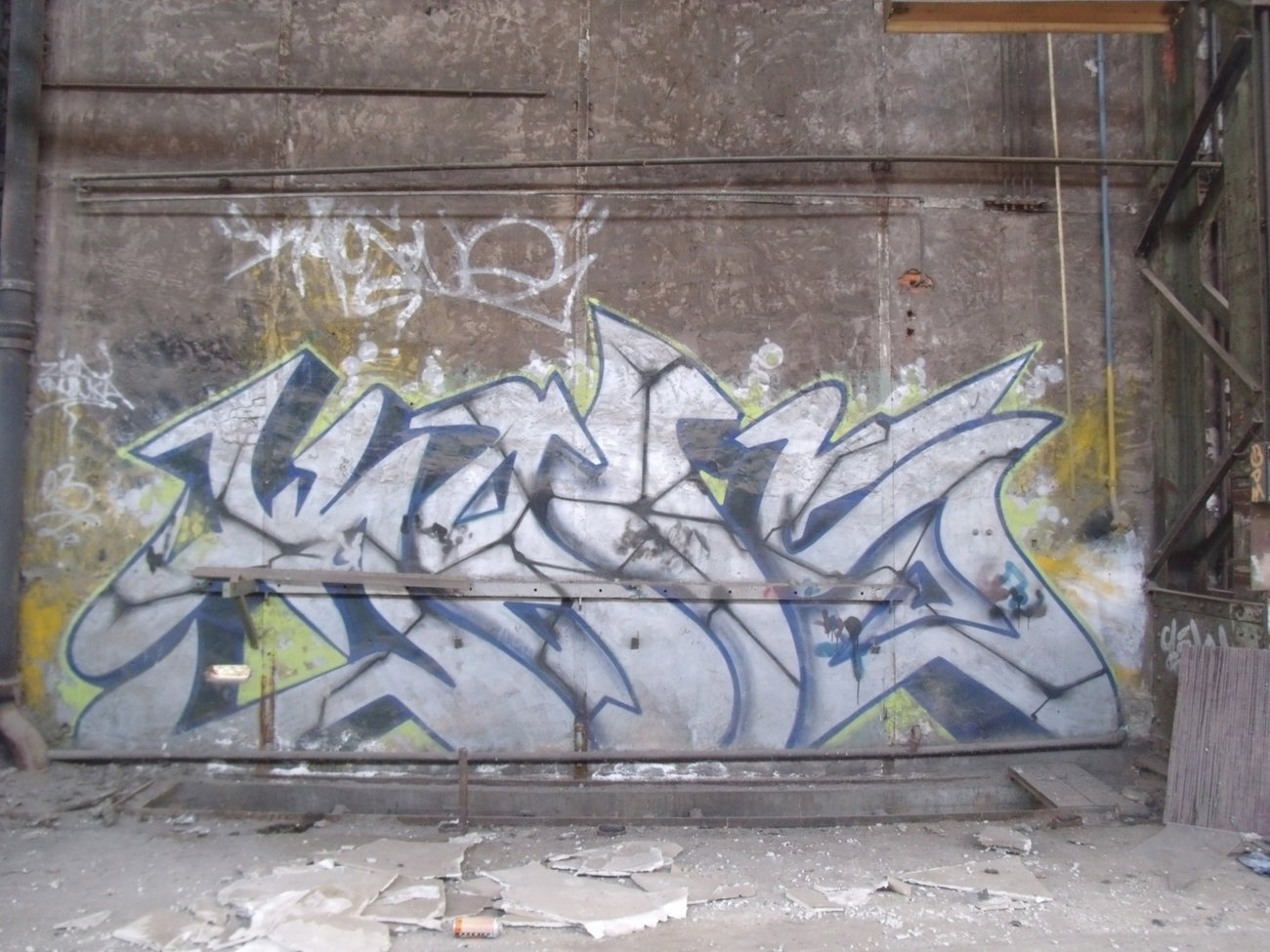 Graffiti Wall in Trier - Photo by Grafilzer - kaos