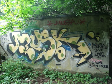 Graffiti Wall in Luxembourg - Photo by Grafilzer - musk, fdh