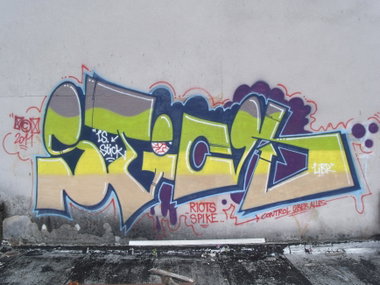 Graffiti Wall in Luxembourg - Photo by Grafilzer - stick, fdh (2011)