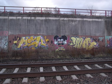 Graffiti Wall in Trier - Photo by Grafilzer - mosh, hink