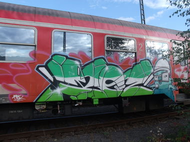 Graffiti Train in Trier - Photo by Grafilzer - kaos, love