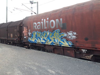 Graffiti Train - Photo by Grafilzer - 2many, ifc