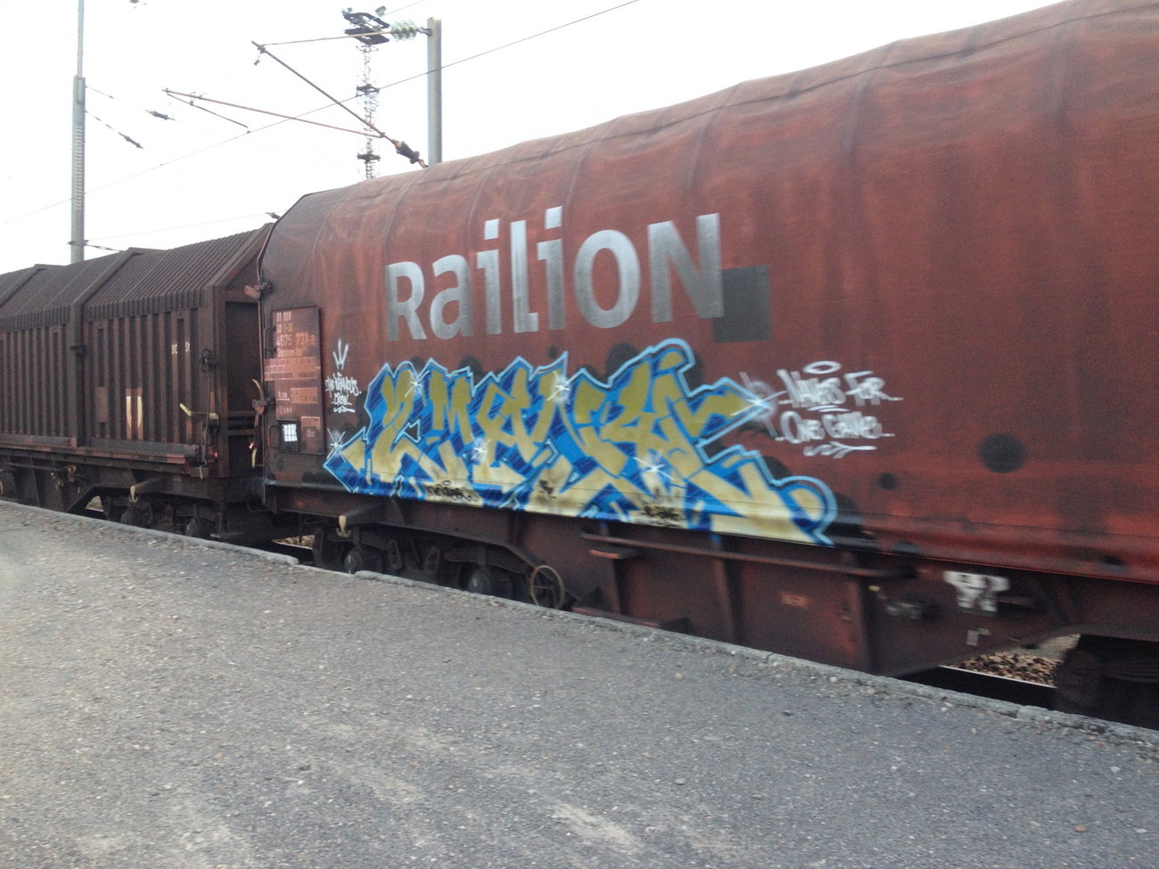 Graffiti Train - Photo by Grafilzer - 2many, ifc