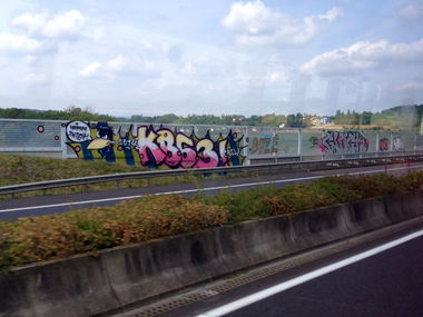 Graffiti Bombing - Photo by Grafilzer - KB63 (2014)