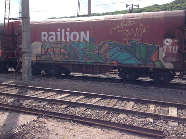 Graffiti Train - Photo by Grafilzer - dbf
