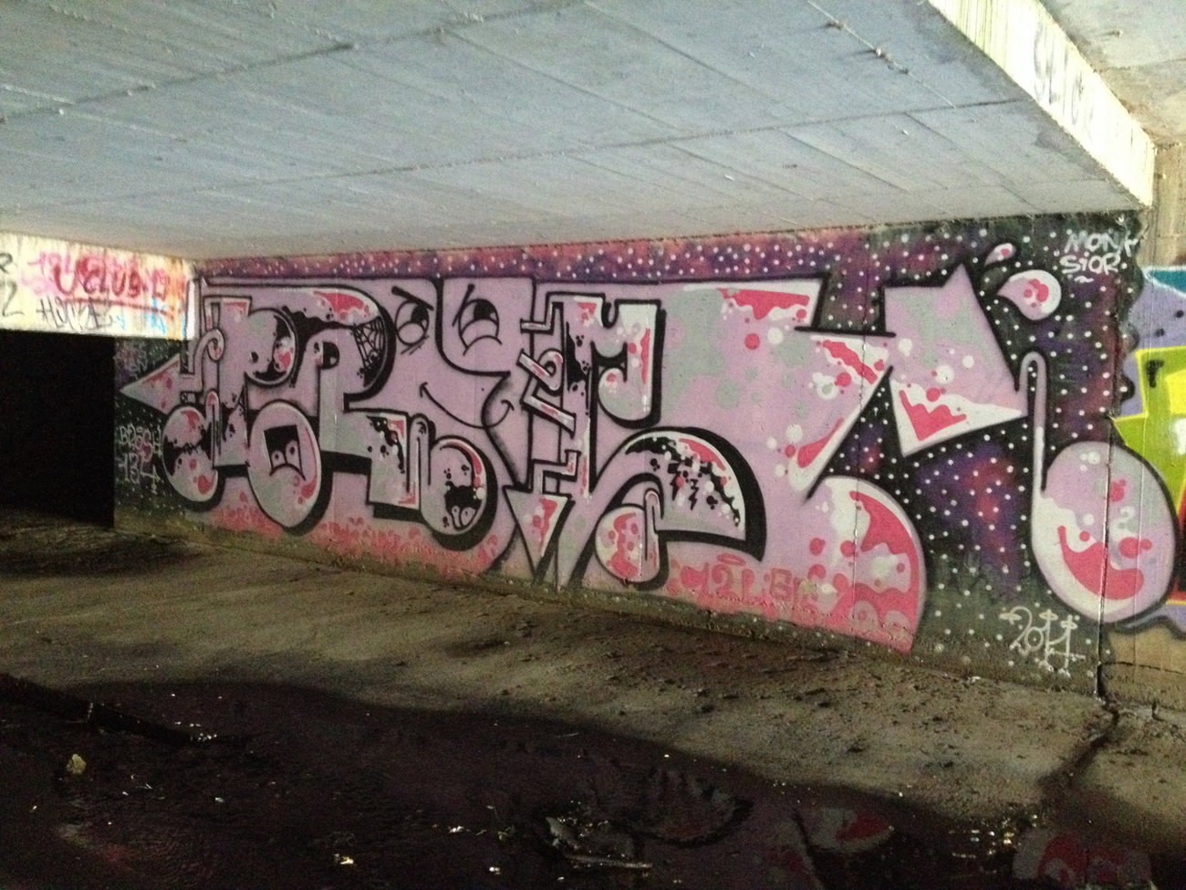 Graffiti Wall in Luxembourg - Photo by Grafilzer - brosh, 134 (2014)